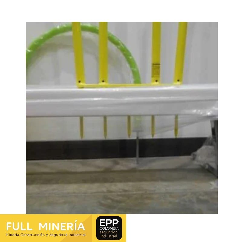 Soporte-Con-Ruedas-Para-Siluetas